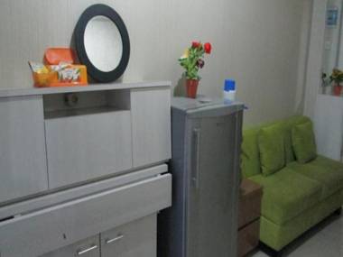 Hajjah Ririn's Kebagusan City Apartment