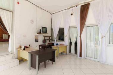 RedDoorz Syariah near Ragunan Zoo 3