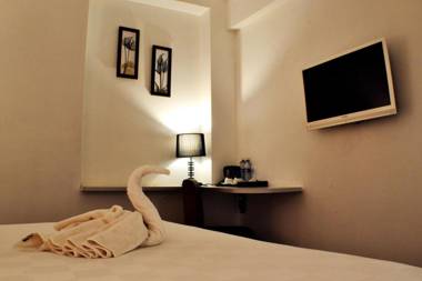 Maven Fatmawati Hotel