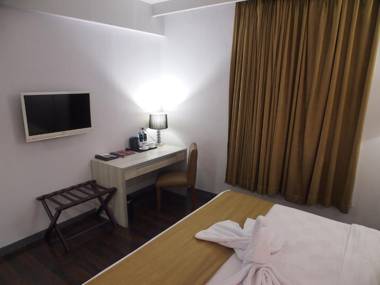 Maven Fatmawati Hotel