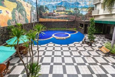 Hotel Golden Sky Pluit