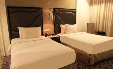 ASTON Bellevue Radio Dalam