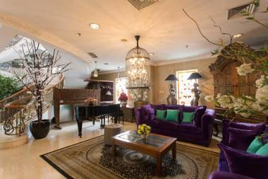 Roosseno Plaza Serviced Apartment