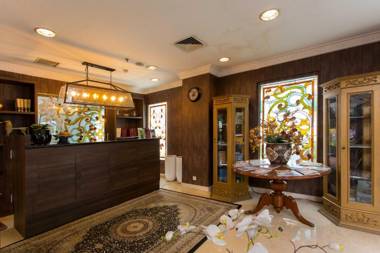 Roosseno Plaza Serviced Apartment