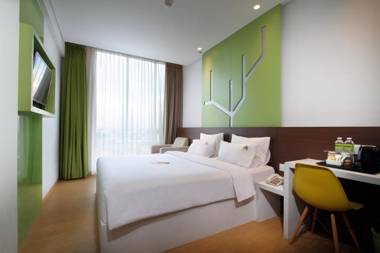MaxOneHotels.com at Pemuda