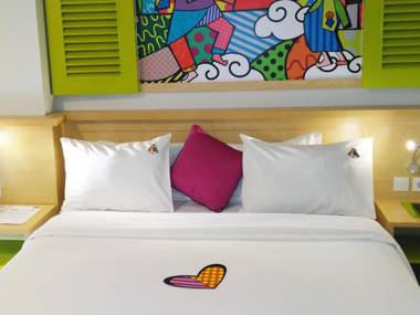 MaxoneHotels.com at Kramat