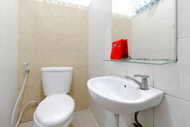 RedDoorz @ Kebon Kacang