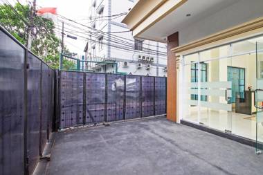 RedDoorz Plus @ Cideng Barat