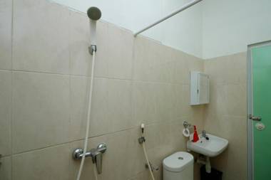 RedDoorz Plus near Plaza Indonesia