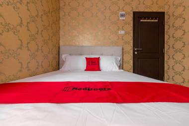 RedDoorz Plus @ Cipete Damai