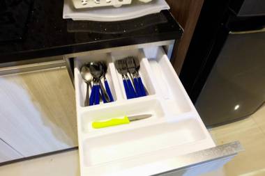 Modern Studio Apt near MT Haryono By Travelio