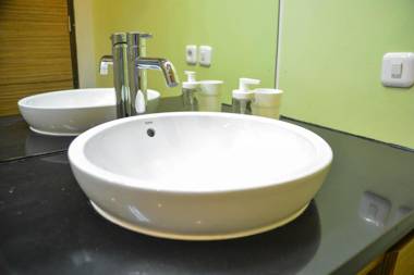 Treehouse Suites - Boutique Serviced Apartment