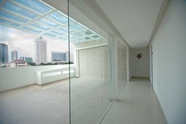 OYO 101 Apple Platinum