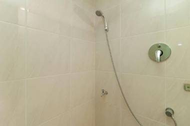 RedDoorz Plus near Halim Perdanakusuma 2