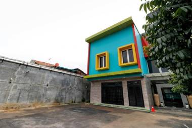 RedDoorz Plus near Halim Perdanakusuma 2