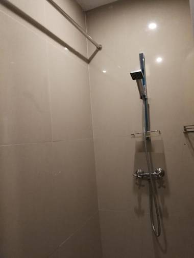 Sleepy Raccoon Hostel