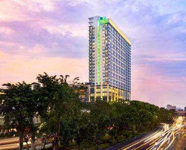 Holiday Inn & Suites Jakarta Gajah Mada an IHG Hotel