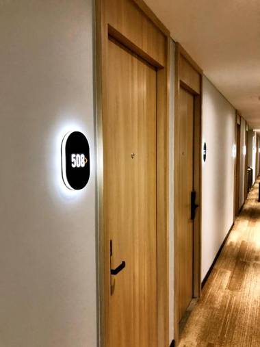 Yellow Bee Tanah Abang