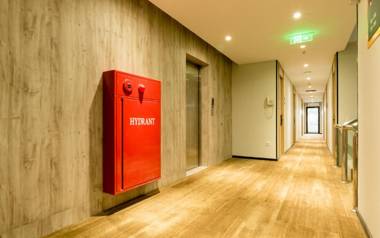 Yellow Bee Tanah Abang