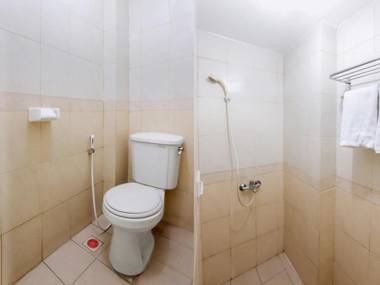 OYO 297 45 Residence Near RS Husada