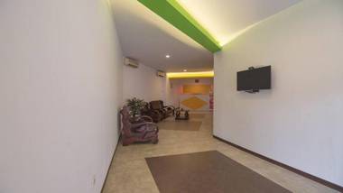 RedDoorz near ITC Mangga Dua