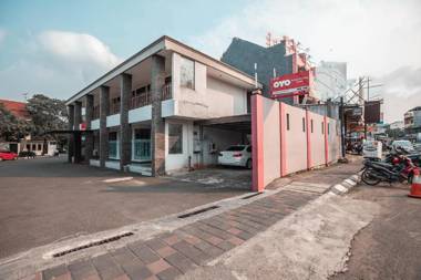 OYO 686 Bunga Karang Hotel