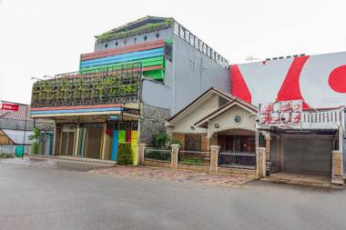 OYO 789 Pelangi Guest House