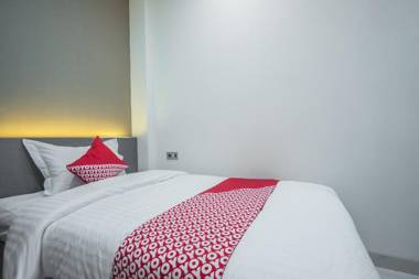 OYO 1487 Residence Khoe Near RS Royal Taruma
