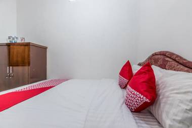 Vaccinated Staff - OYO 1082 Kost Arie 1