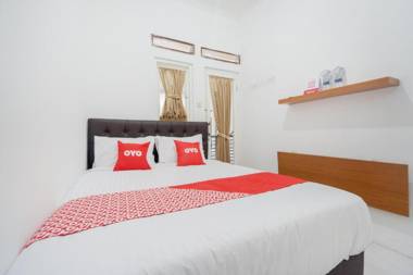 OYO 1941 Aaa Residence Syariah