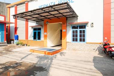 OYO 3767 Permata House