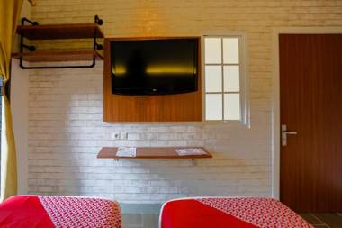 Vaccinated Staff - OYO 3109 Point Inn