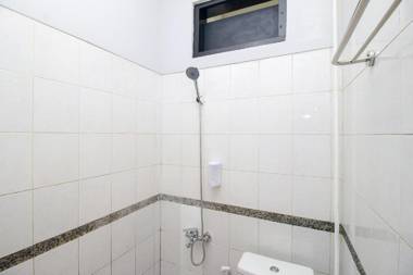 RedDoorz near Margonda Raya