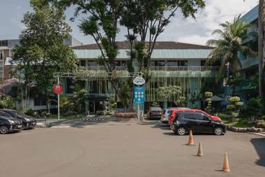 RedDoorz near Kebayoran Baru Blok S