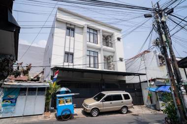 KoolKost near Pasar Baru (Minimum Stay 6 Nights)