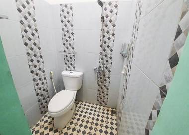 RedDoorz Syariah near Kota Cinema Mall Jatiasih