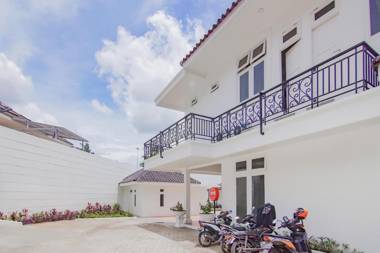 OYO 90342 Kemang Garden