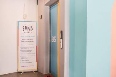 Sans Hotel Roxy Jakarta