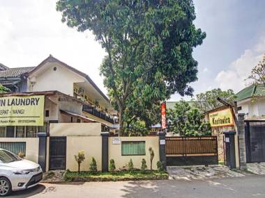 OYO 90409 Kostawira Residence Syariah