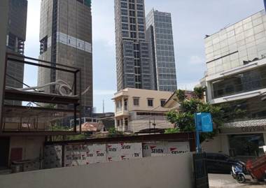 COZROOMS near MRT Plaza Indonesia and Grand Indonesia
