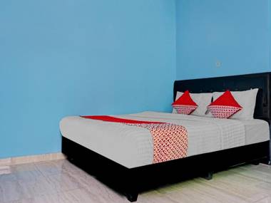 OYO 90594 Fajar Inn