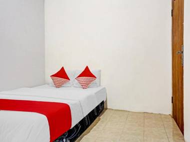 OYO 90743 Kartini Populer