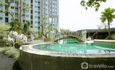 Fancy and Nice 1BR at Sky Terrace Apt By Travelio