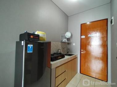 Simply Look Studio at Dave Apartment By Travelio
