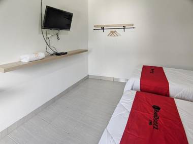 RedDoorz Syariah near Jalan Caman Raya Bekasi