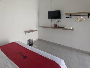 RedDoorz Syariah near Jalan Caman Raya Bekasi