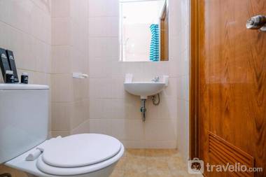 Comfort & Minimalist Studio at Dave By Travelio