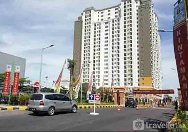 Homey and Comfy Studio Cinere Resort By Travelio