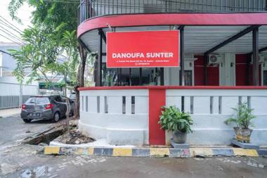 RedDoorz Plus near ITC Cempaka Mas 2