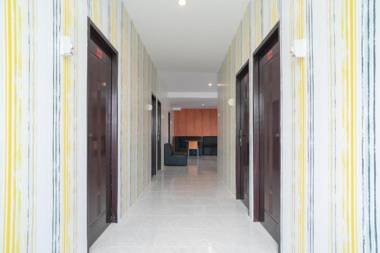 RedDoorz Plus near ITC Cempaka Mas 2